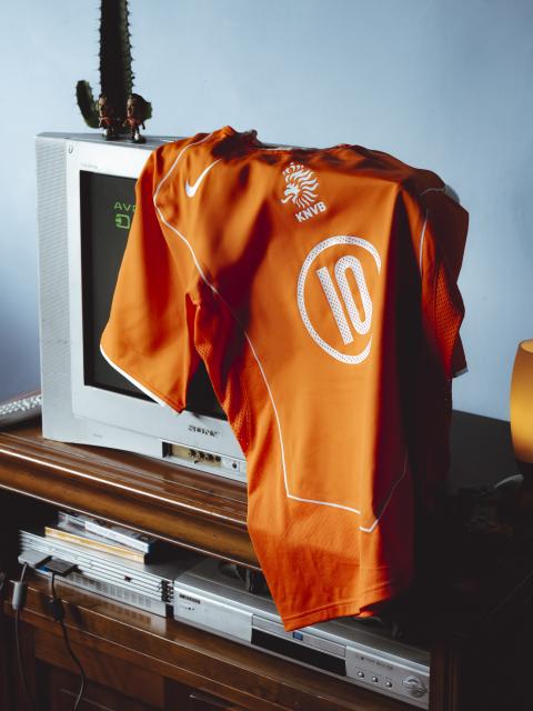 Nike en KNVB brengen het iconische 2004 thuisshirt terug
