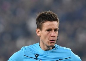 Duitse arbiter bij Finland - Nederland