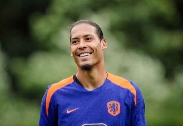 Virgil van Dijk laat van zich horen