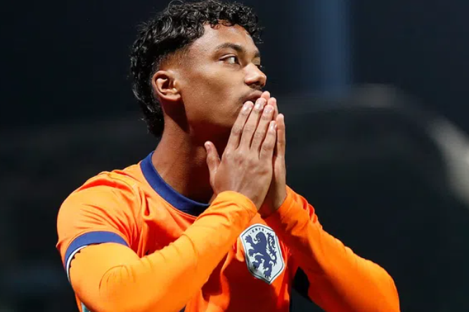 Reiziger voegt onverwacht een extra aanvaller toe aan de selectie van Jong Oranje